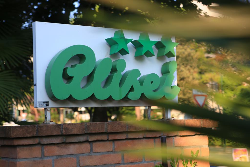 Hotel Alisei Lignano Sabbiadoro Exterior foto